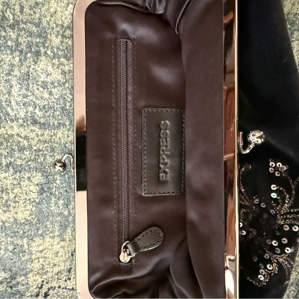 Express Clutch - Picture 4 of 4